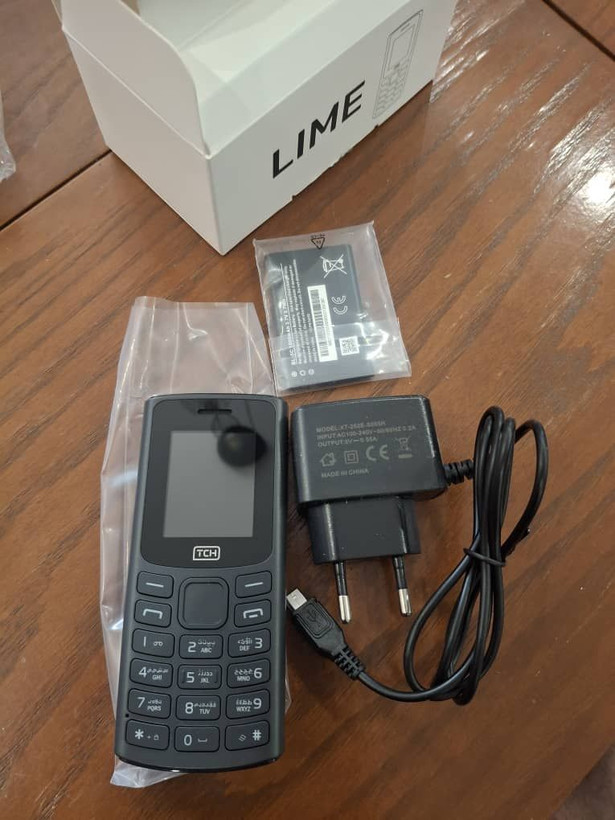 گوشی موبایل تی سی اچ مدل Lime دو سیمکارت ظرفیت 4 مگابایت